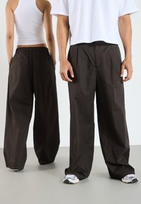 YOURTURN by Zalando - UNISEX - Kelnės - brown Miniatiūros vaizdas 1