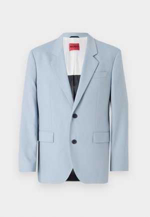 Hellblaues Sakko, einreihig, mit zwei Knöpfen, Reverskragen, Vordertaschen, Innenfutter mit schwarzer Biesen, glatte Stofftextur.