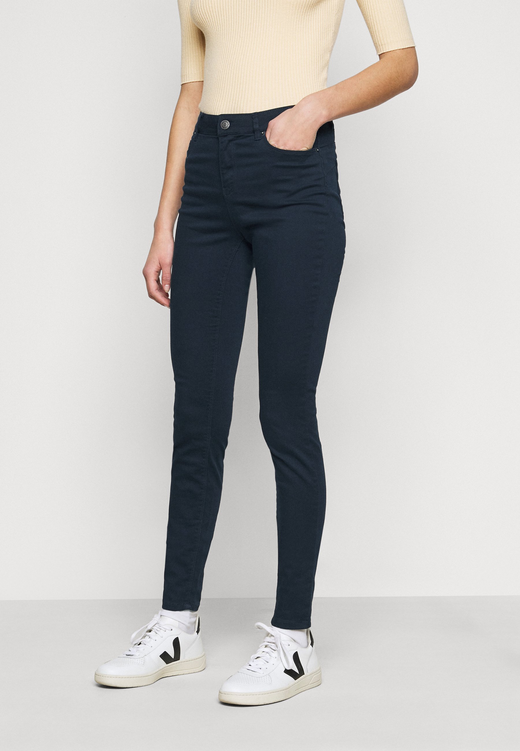 Atraskite – Vero Moda Tall Moteriški drabužiai internetu | ZALANDO