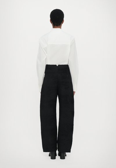 Henrik Vibskov ONE PANTS - Nohavice - fishes black
