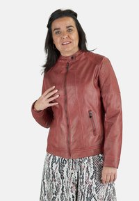 Chaqueta de cuero sintético - cereza
