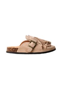 Sandale beige en daim à enfiler avec semelle en liège, pampilles décoratives, perles et bride à boucle en laiton sur le dessus.