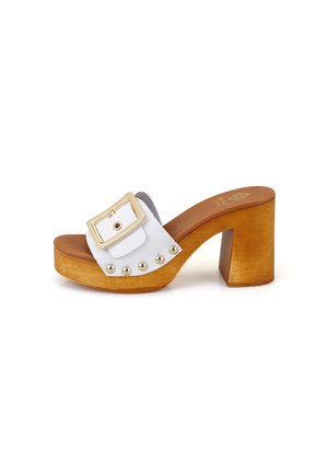 Desa Sabots - white