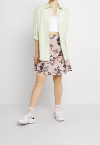 Vero Moda Gonna a campana - light pink