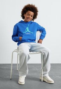Jordan JDN JUMPMAN BASELINE UNISEX - Sweatshirt - hyper royal