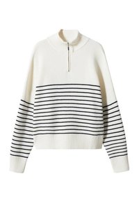 Biały sweter z dzianiny z wysokim kołnierzem, ozdobiony granatowymi poziomymi paskami na wysokości klatki piersiowej i rękawów. Ściągacze przy mankietach i dole swetra.