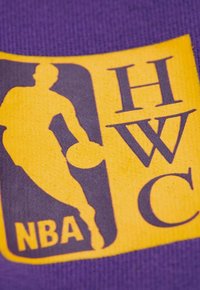 Mitchell & Ness ORIGINS LOS ANGELES LAKERS - Jersey con capucha - purple