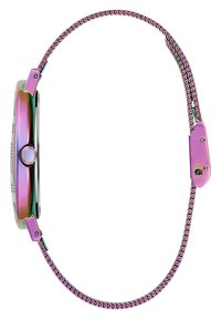 Montre-bracelet aux couleurs de l'arc-en-ciel avec un boîtier rond lisse, un bracelet en maille métallique et une couronne ronde. Fini irisé et éclat notable.