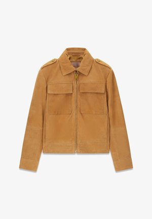 Beige Wildlederjacke mit vorderem Reißverschluss, zwei klappbaren Brusttaschen, mit Knöpfen versehenen Schulterepauletten und spitzem Kragen.