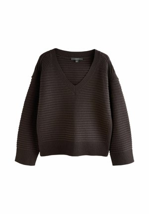 Hnědý pletený svetr s výstřihem do V, s ribbed manžetami a lemem, s texturovanými pruhy běžícími vertikálně a s uvolněným střihem.