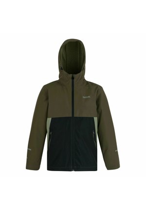 Chaqueta impermeable verde y negra con capucha, cremallera frontal, bolsillos con cremallera y forro de forro polar dentro de la capucha.