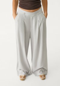 Stradivarius FLOWING WITH DARTS  - Pantalon classique - multicoloured