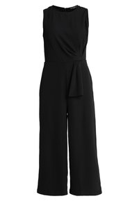 Czarny bezrękawnik z zakładanym pasem w talii, szerokimi nogawkami i tylnym zamkiem. Wykonany z gładkiego, lekkiego materiału.