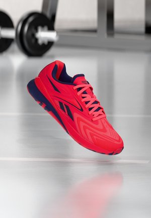 Reebok, NANO X5 EDGE - Тренировъчна обувка - neon cherry