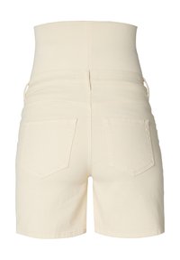 Pantalones cortos de mezclilla beige de talle alto con dos bolsillos traseros y presillas para cinturón, mostrados desde atrás sobre un fondo blanco.
