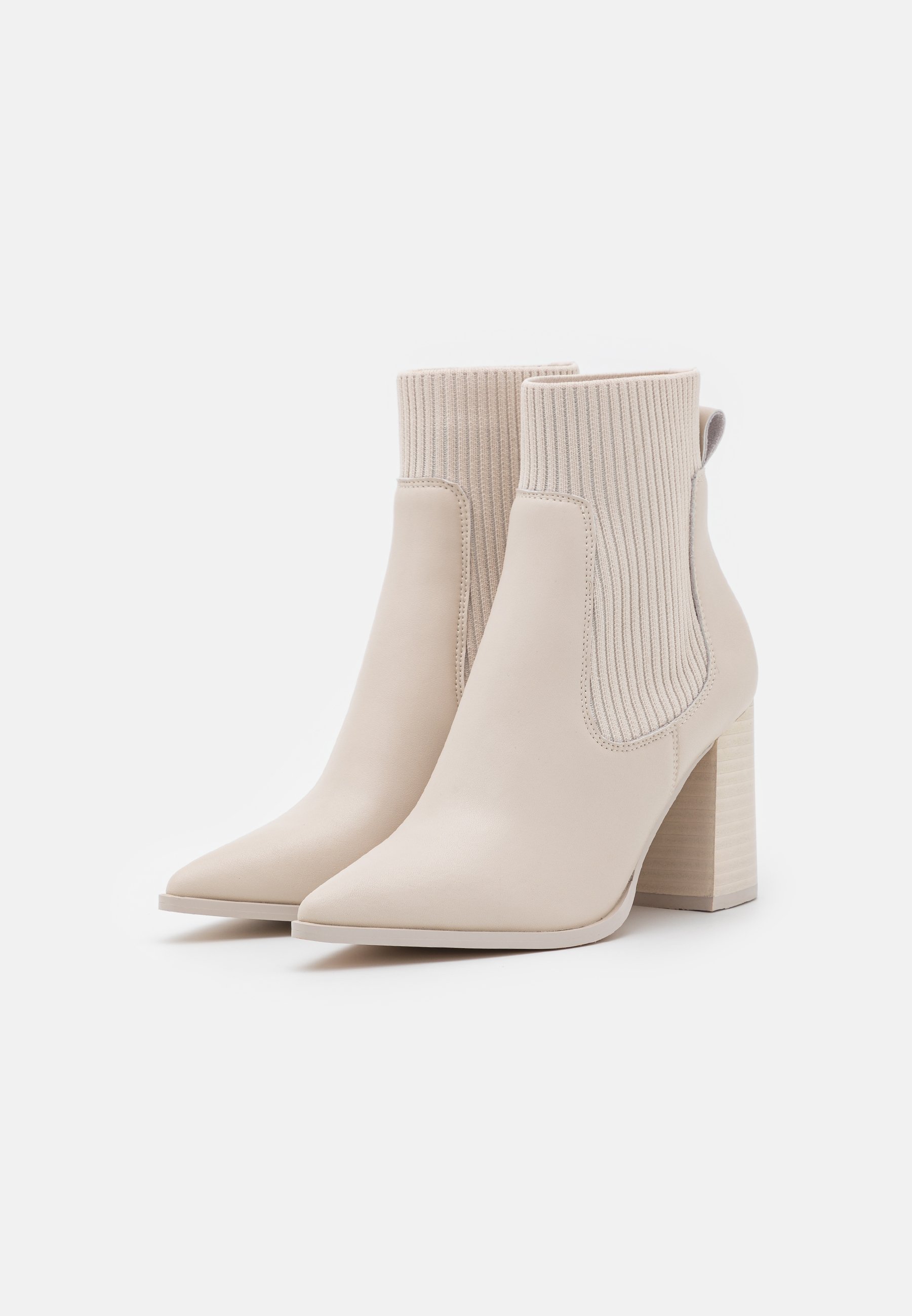 steve madden white crocodile boots