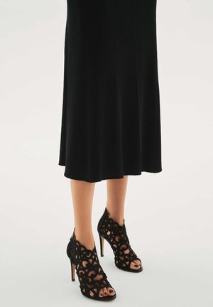 Kazar, Sandales à talons hauts - black