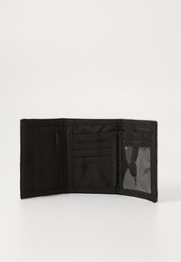 Thumbnail Image 3
