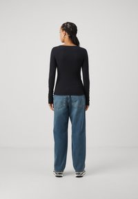 Abercrombie & Fitch LONG SLEEVE ICON HENLEY - Tops ar garām piedurknēm - black