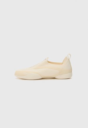 adidas by Stella McCartney TAEKWONDO - Treningssko - almond milk/core black