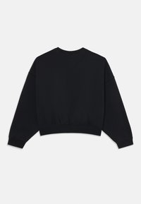 Svart cropped sweatshirt med lange ermer, rund hals, ribbede mansjetter og kant. Laget av mykt stoff med en ensfarget tekstur, uten synlige logoer.