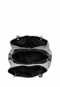 Szary materiałowy worek z trzema zamykanymi na zamek komorami, wnętrze podbite na czarno, z metalowymi dodatkami w kolorze srebrnym i teksturowanymi akcentami po bokach.