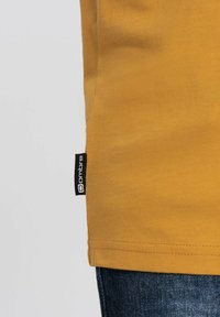 Ombre T-shirt print - yellow mustard