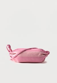 Επιλέχθηκε, light pink