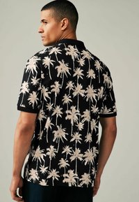 Next STANDARD - Polotričko - black white palm