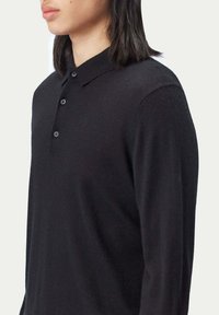 GOBI Cashmere Långärmad tröja - black