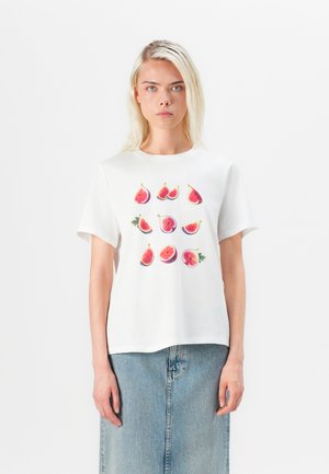 Maglietta bianca a maniche corte con un design grafico che presenta diversi fichi in tonalità di rosa e verde, disposti in un motivo sulla parte anteriore.