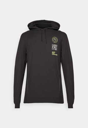Mustas pikavarreline kapuutsiga sviiter pehmest kangast, mille esiküljel on roheline logo ja tekstiprint, reguleeritava nööriga ja külgedel lõhikud.