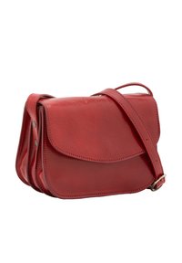 Borsa a tracolla in pelle rossa con chiusura a pattina, caratterizzata da una texture liscia e una sola tracolla regolabile. Decorazioni cucite lungo i bordi.