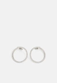 Boucles d'oreilles en argent en forme de cercle lisse, ornées de petites pierres claires autour du bord extérieur pour une touche d'éclat supplémentaire.