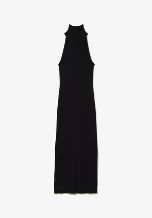 Schwarzes geripptes, ärmelloses Strickkleid mit hohem Stehkragen und taillierter Silhouette. Glatte Textur, knielanges Design.