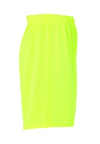 Shorts de sport jaune fluo avec une texture lisse, une taille élastique et une coupe ample. Présente une coupe droite sans accents supplémentaires.