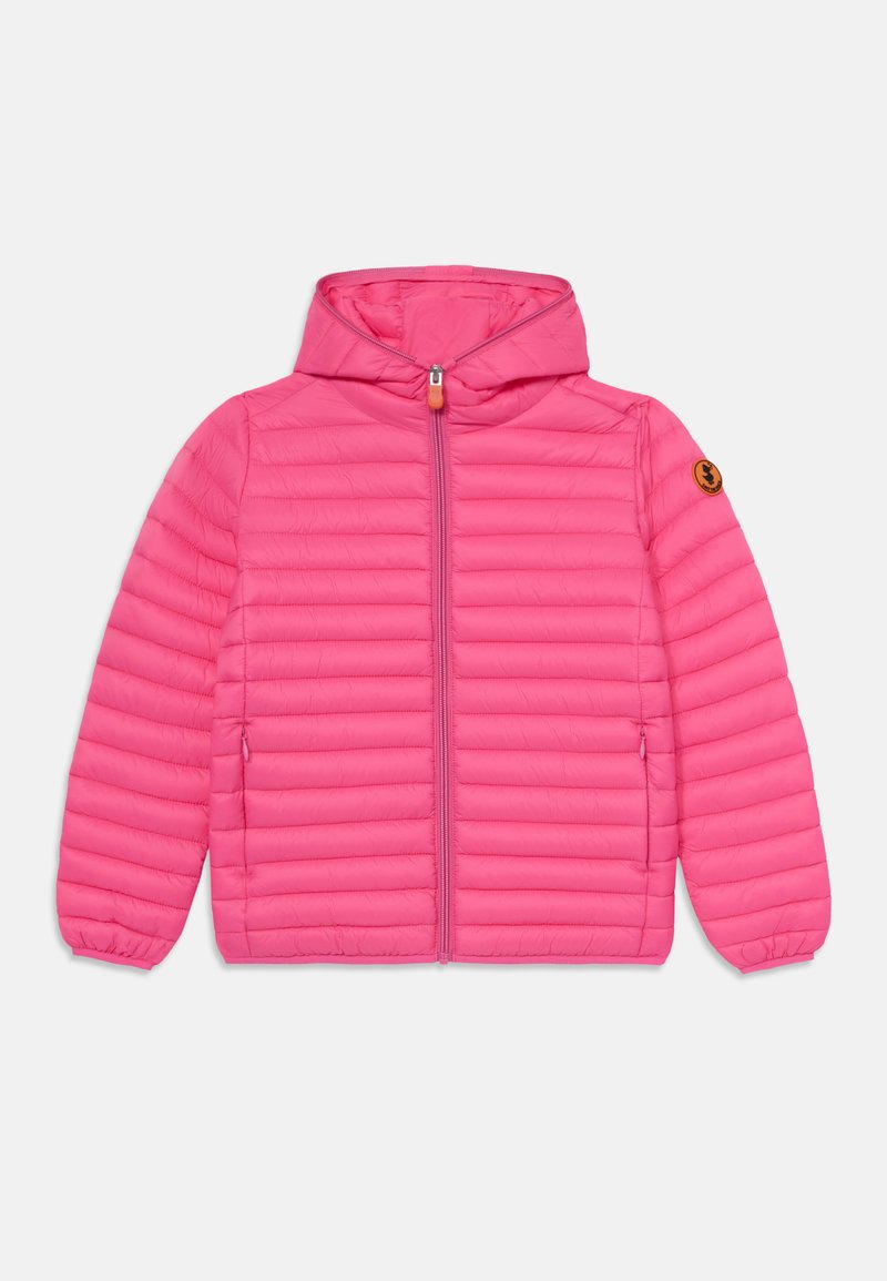 Pink puffer jacket with a hood, front zip closure, and elasticized cuffs. Features quilted texture and a circular logo on the left sleeve.