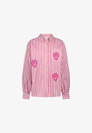 Gestreepte button-up overhemd in roze en crème katoen, met geborduurde aardbeienontwerpen op de voorkant en een enkele borstzak.