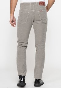Carrera Jeans TINTA UNITA - Pantaloni - tortora