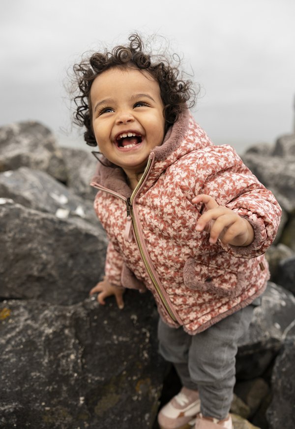 FERIA - REVERSIBLE - Winterjacke - burlwood