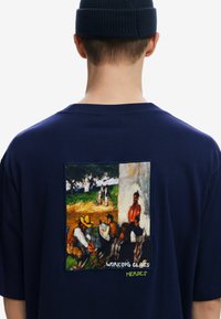 Thumbnail Image 4