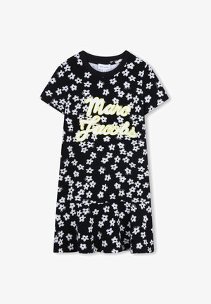 Zwarte jurk met een wit bloemenpatroon en een gerimpelde zoom. Het "Marc Jacobs"-logo in geel is duidelijk zichtbaar aan de voorkant. Gemaakt van katoen.