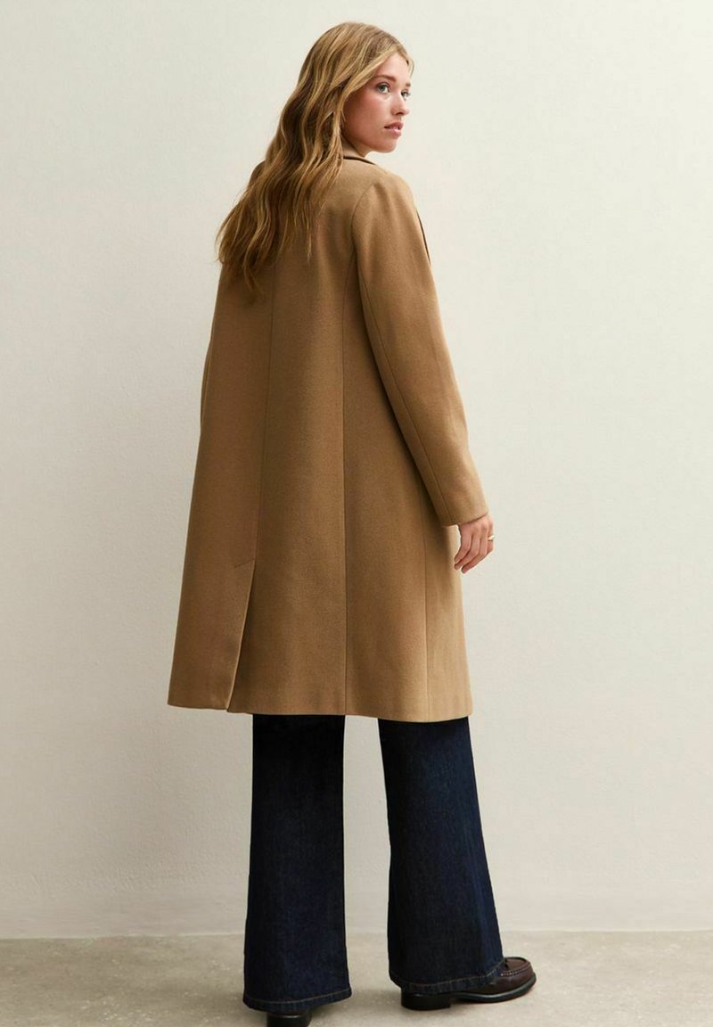 Cappotto Classico Zalando Cappotto Stradivarius Color Cammello