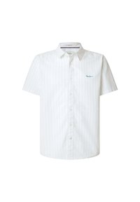 Camisa blanca de manga corta con rayas verticales gris claro, cuello abotonado y un pequeño logo bordado turquesa en el pecho.