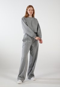 EOSELIO WIDE LEG PALAZZO E - Jogginghose - moon grey