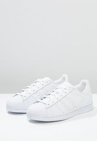 adidas Originals Tenisky - white