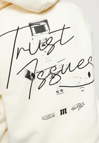 Thumbnail Image 6