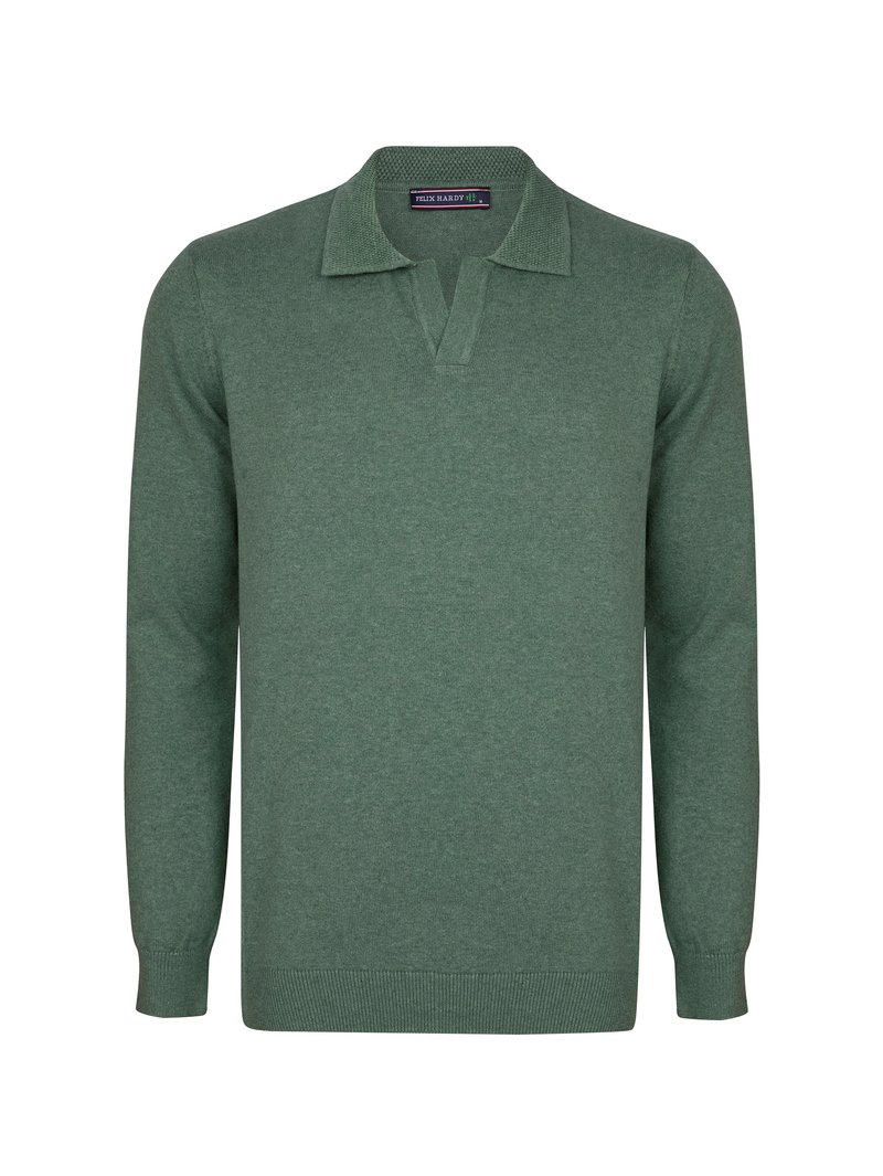 Groene gebreide trui met een V-hals en kraag. Lange mouwen met geribde boorden en zoom. Gemakkelijk textuur, casual pasvorm en gelijkmatige stiksels.