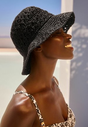 REGULAR FIT - Sombrero - black