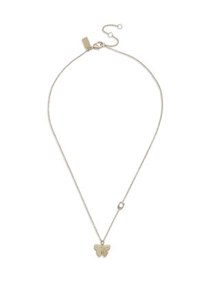 Collier délicat en chaîne d'argent avec un petit pendentif papillon et une fermeture réglable sur fond blanc.